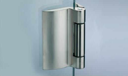 Dettaglio cerniera per box doccia Metalglas